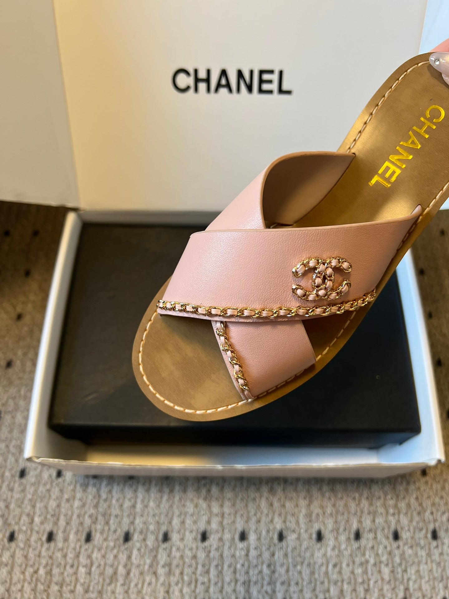 CC 26s Flat Sandals Pink Brown Cowhide 627193