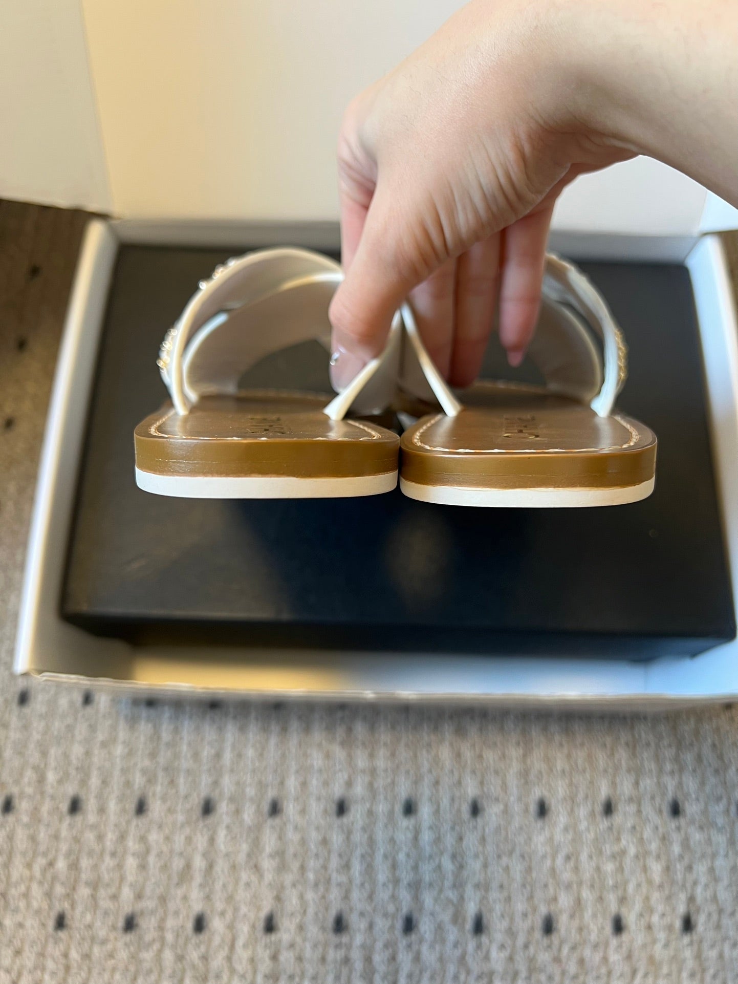 CC 26s Flat Sandals White Brown Cowhide 627195