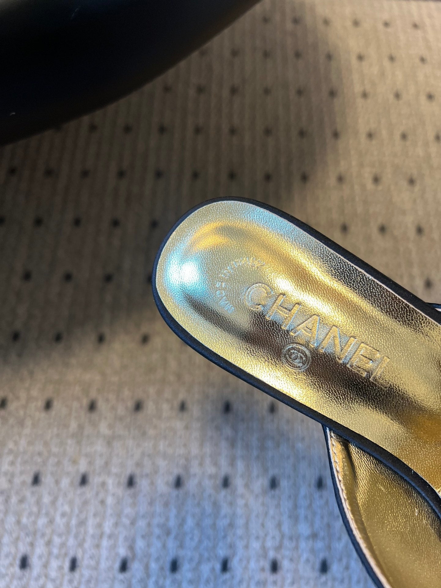 CC 26s High-Heeled Slides 60 Black Satin Cowhide 627180