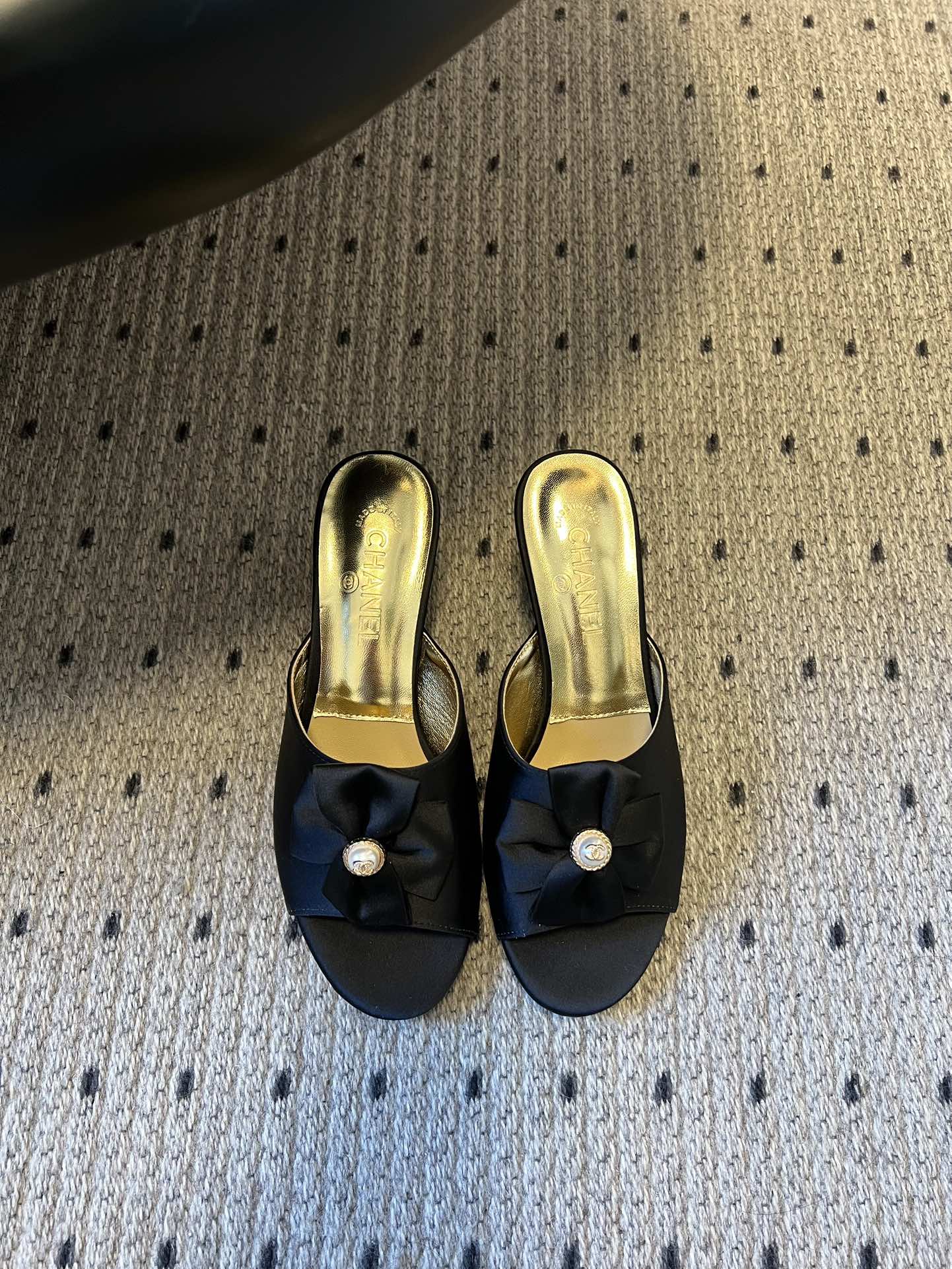 CC 26s High-Heeled Slides 60 Black Satin Cowhide 627180