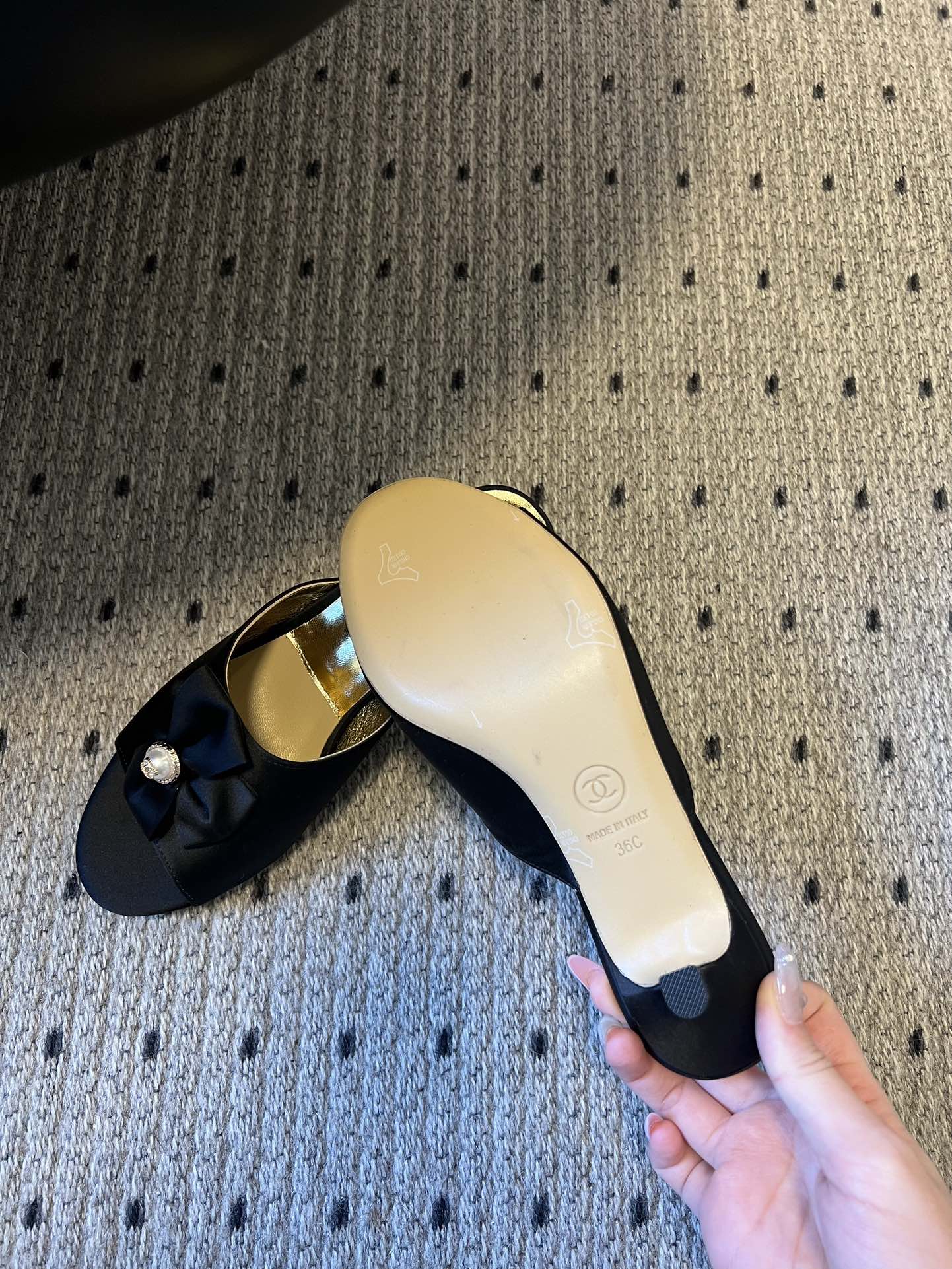 CC 26s High-Heeled Slides 60 Black Satin Cowhide 627180