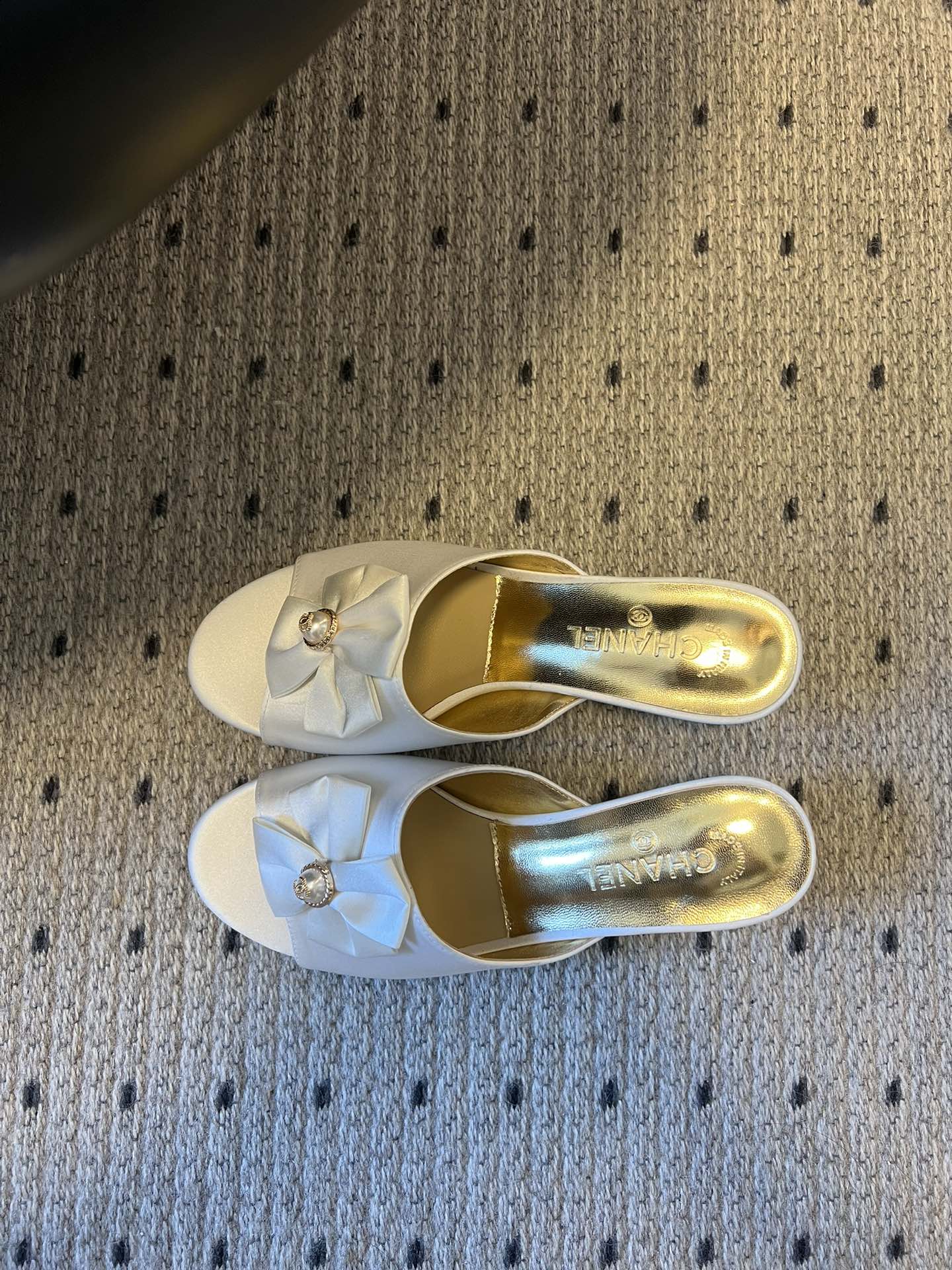 CC 26s High-Heeled Slides 60 White Satin Cowhide 627181