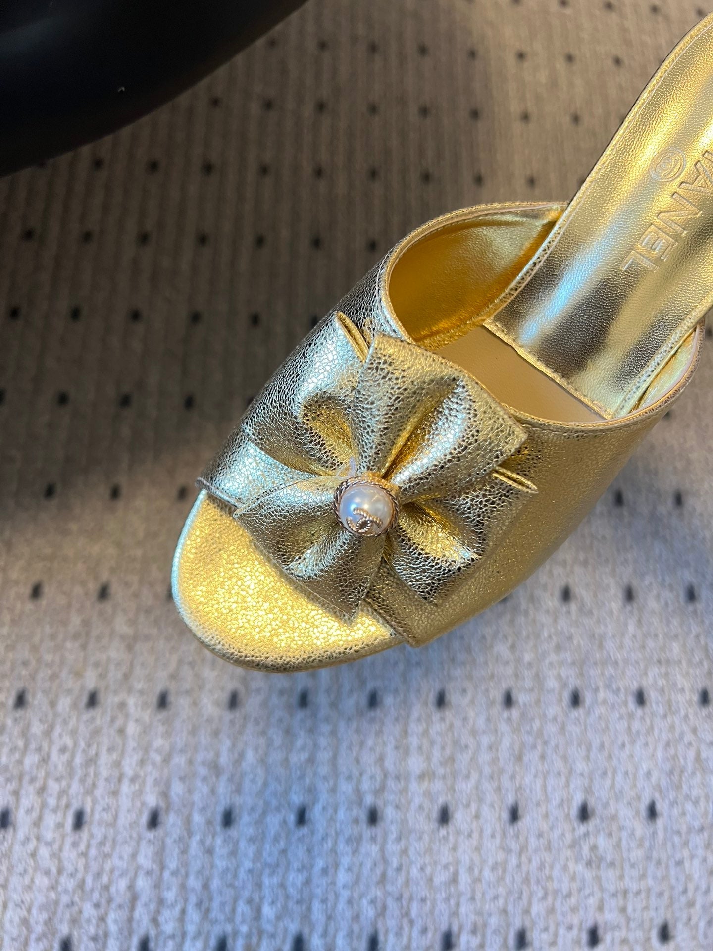 CC 26s High-Heeled Slides 60 Metallic Gold Cowhide 627182