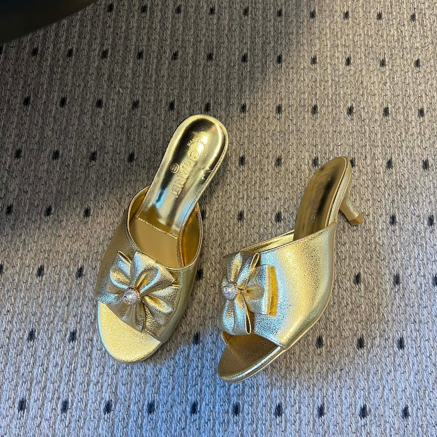 CC 26s High-Heeled Slides 60 Metallic Gold Cowhide 627182