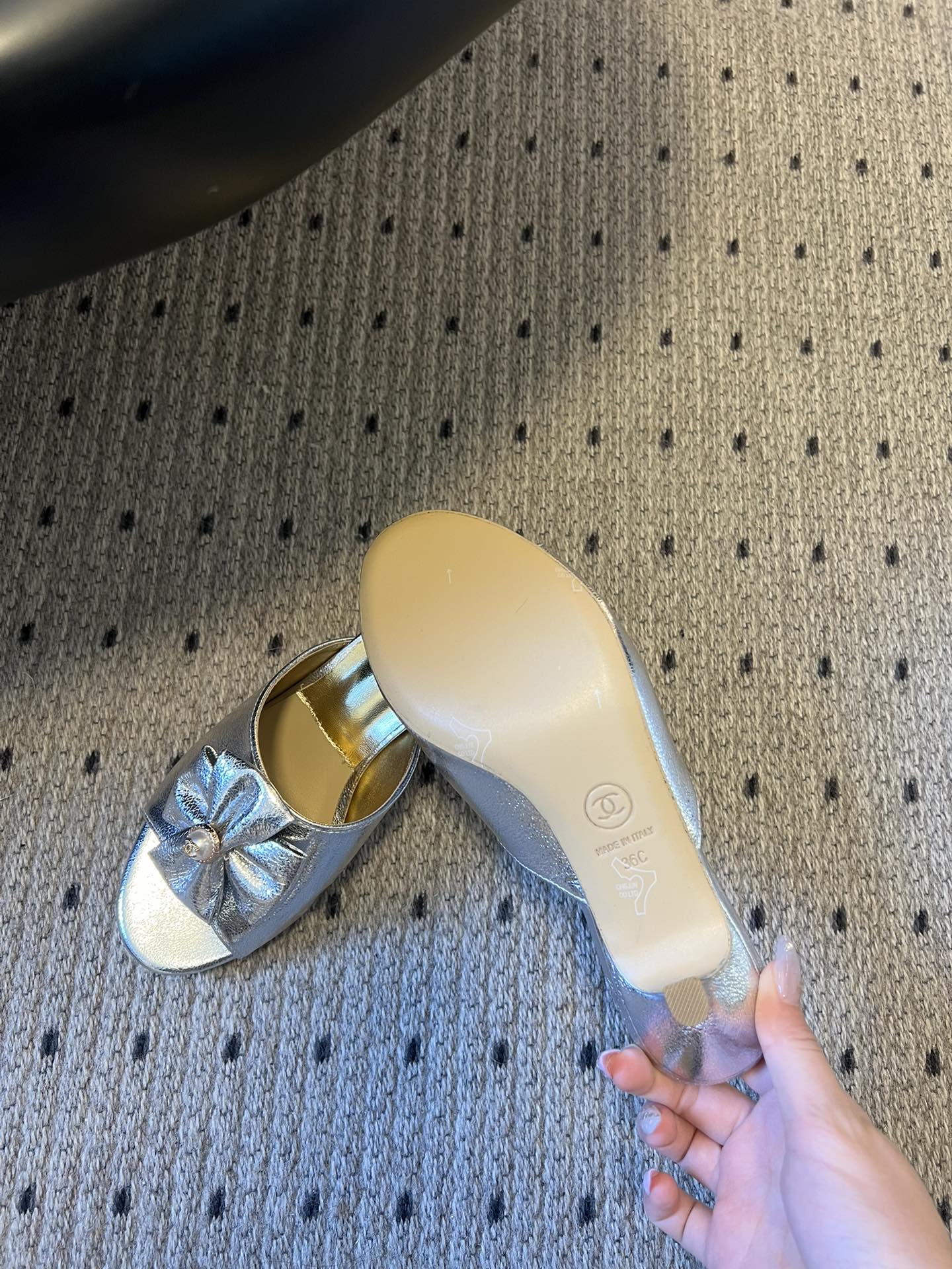 CC 26s High-Heeled Slides 60 Metallic Sliver Cowhide 627183