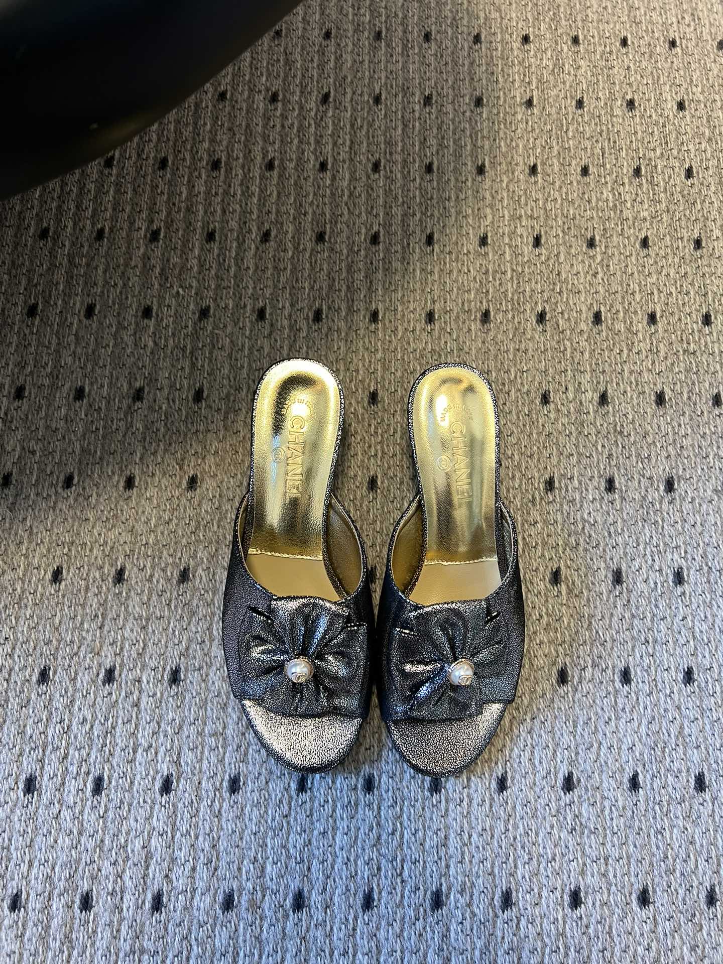 CC 26s High-Heeled Slides 60 Metallic Black Cowhide 627184