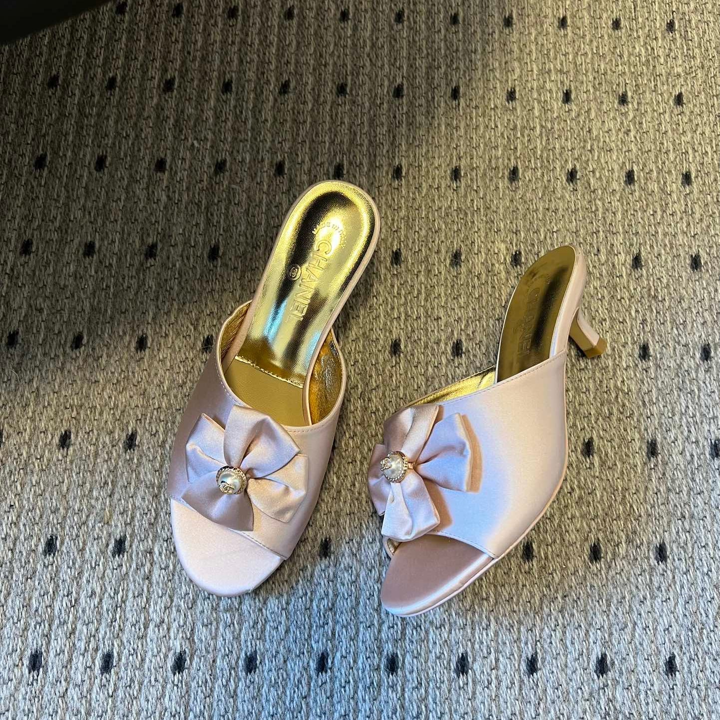 CC 26s High-Heeled Slides 60 Light Pink Satin Cowhide 627185