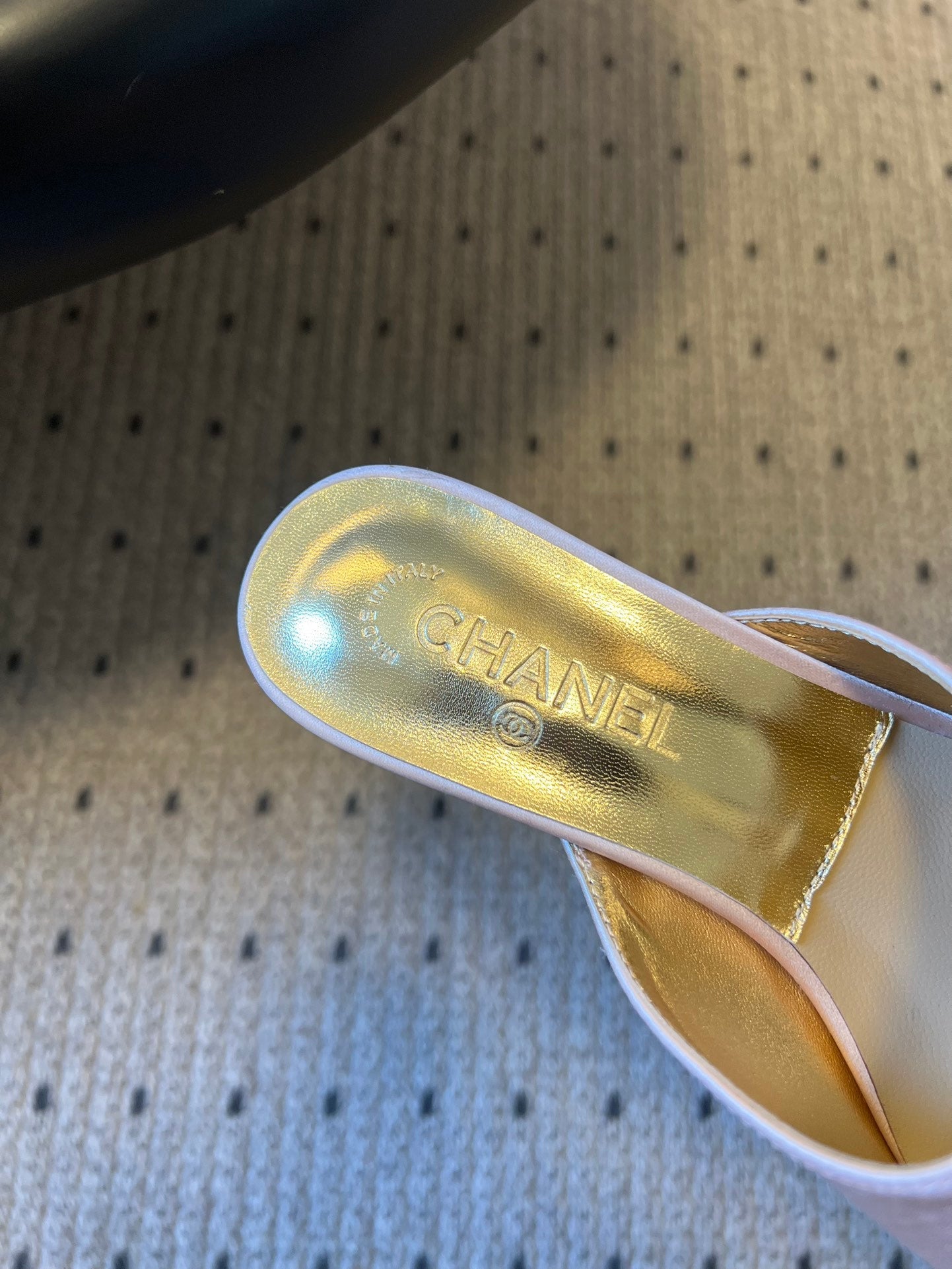 CC 26s High-Heeled Slides 60 Light Pink Satin Cowhide 627185