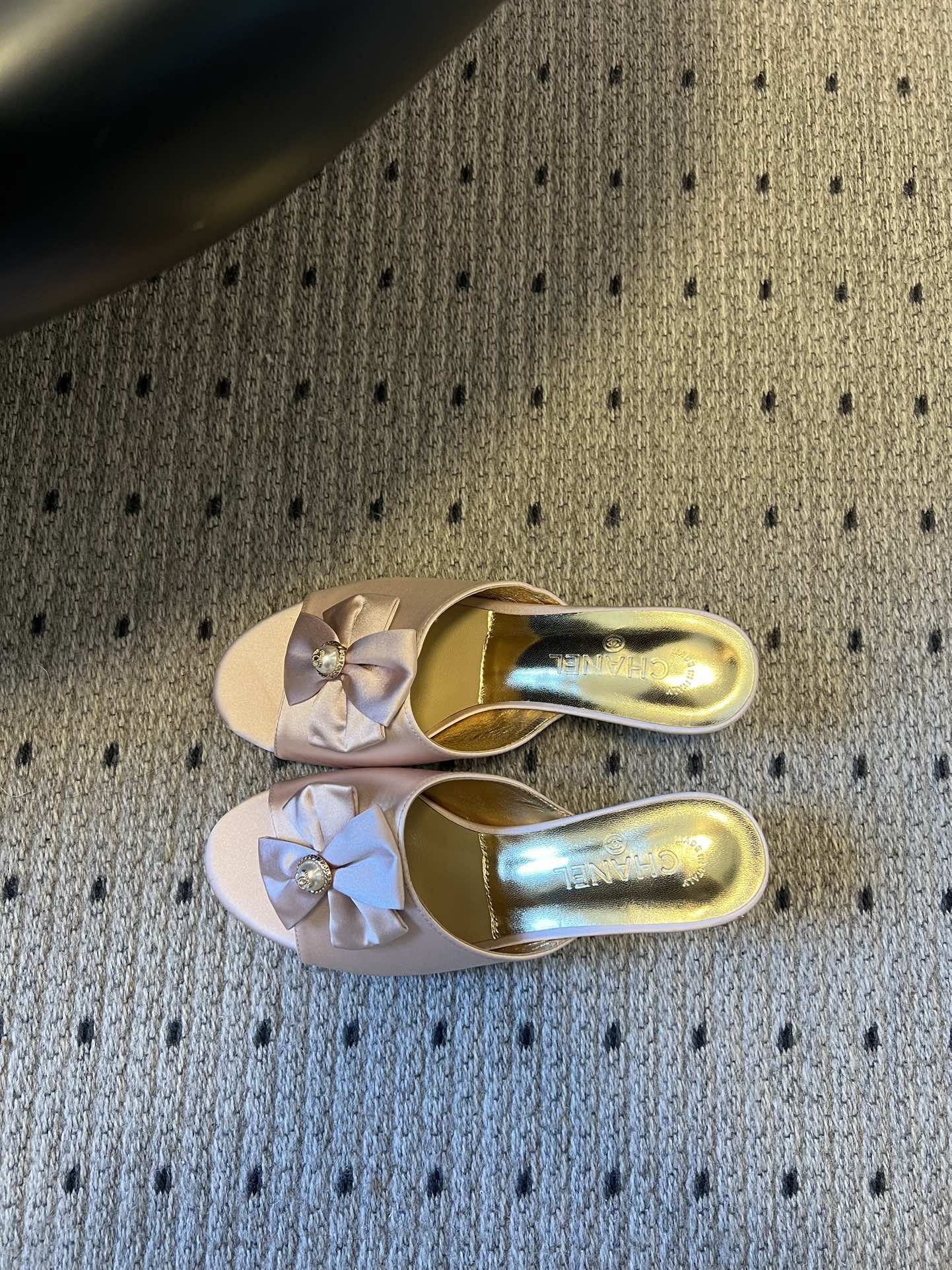 CC 26s High-Heeled Slides 60 Light Pink Satin Cowhide 627185