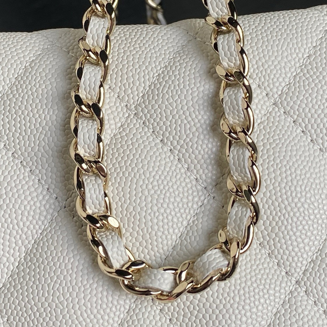 CC 25C Hobo Bag 21.5cm Top Handle White Grained Calfskin