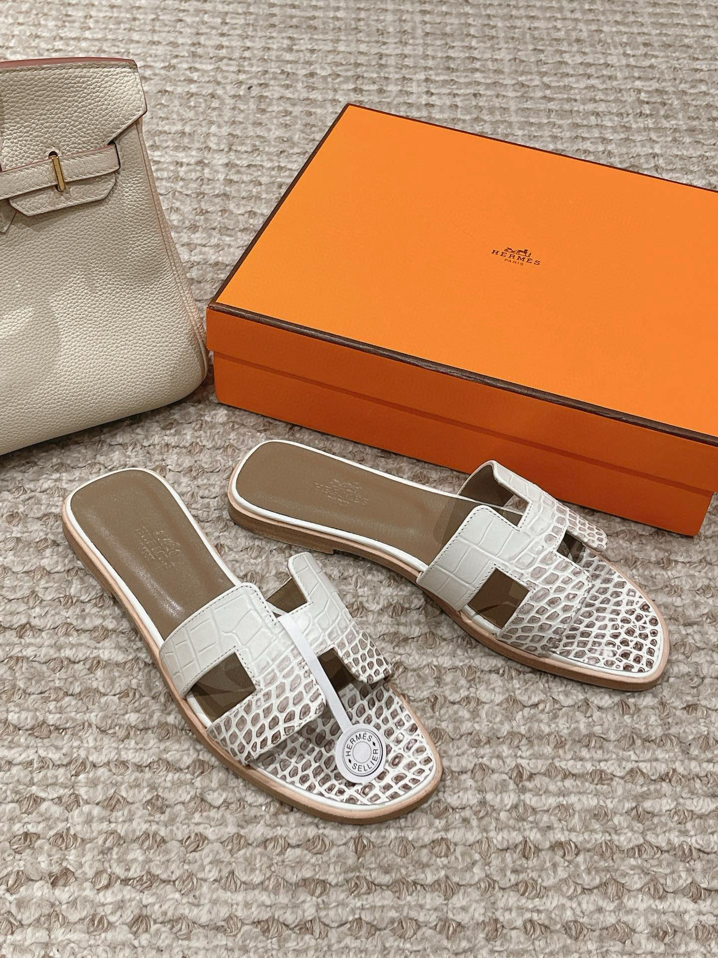 HM 25 Oran Sandal White Crocodile Skin