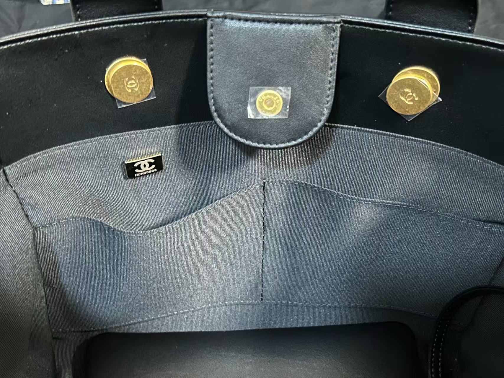 CC 25 Large Crochet Deauville Shopping Bag 34cm Black