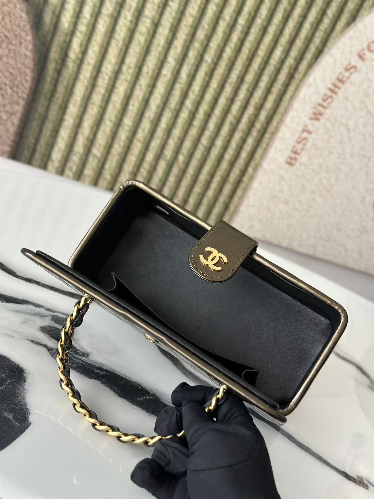 Chanel 2025 Vanity Bag 22cm Olive Green Leather