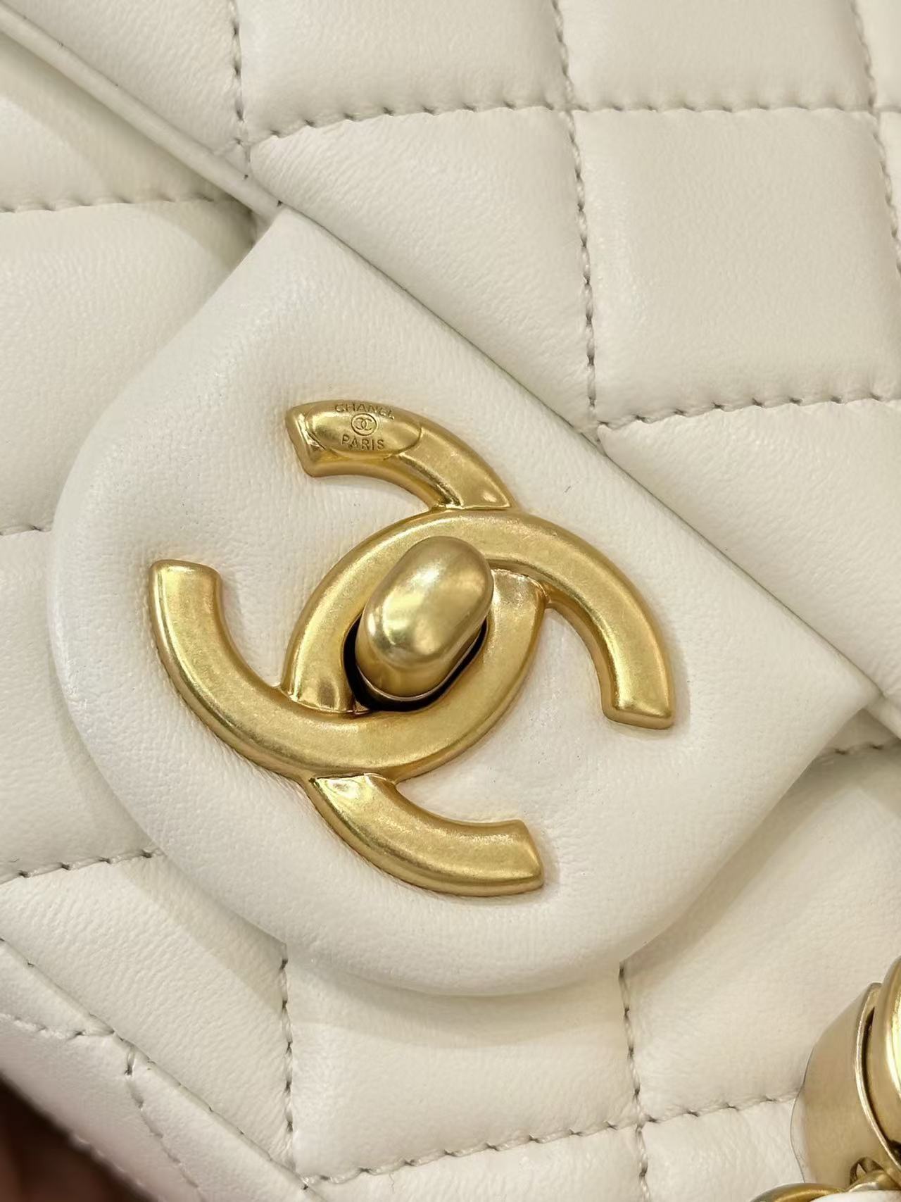 Chanel 2025 Flap Bag White Gold 20cm Shinny Lambskin