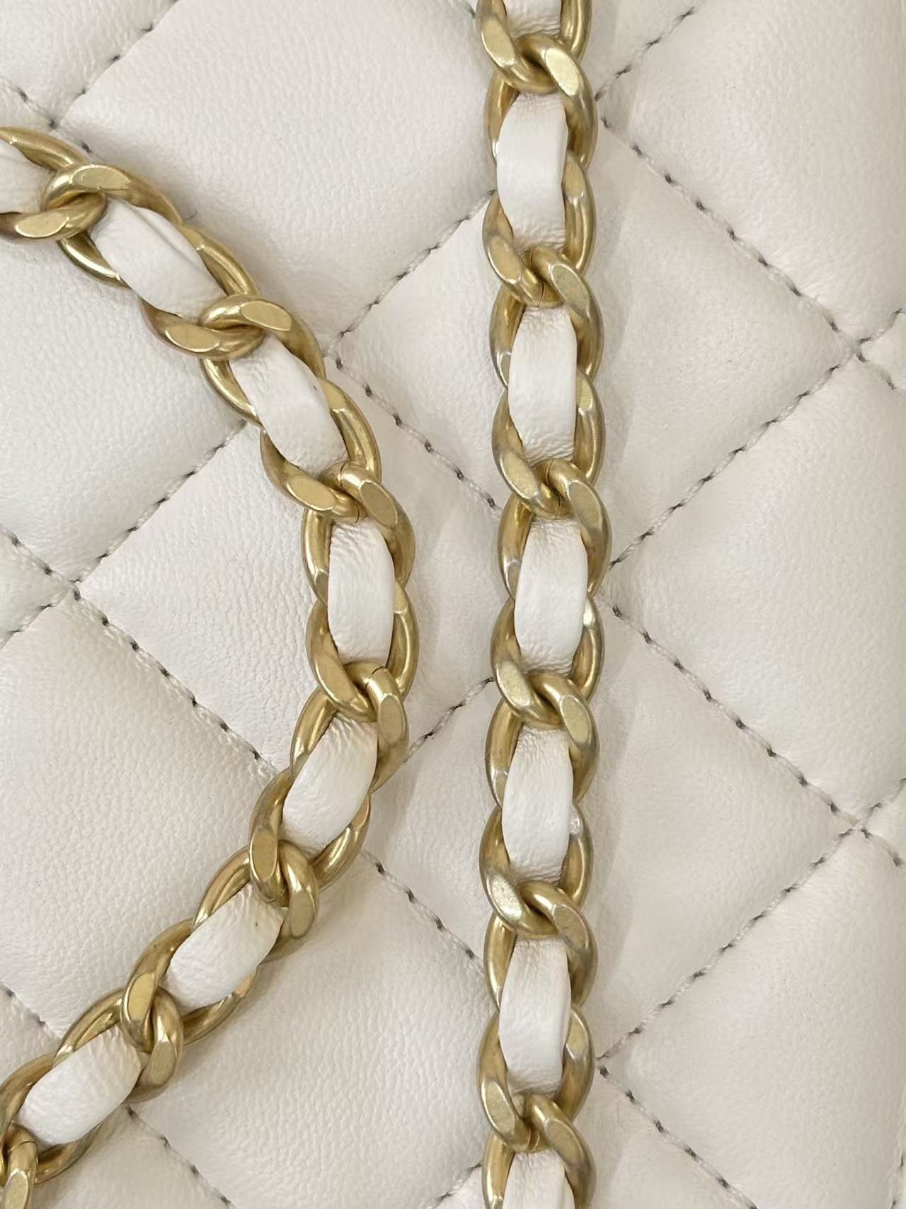 Chanel 2025 Flap Bag White Gold 20cm Shinny Lambskin