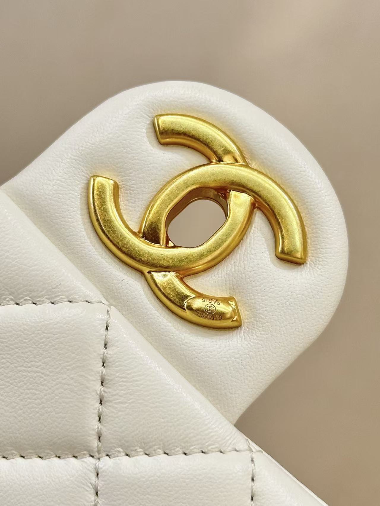 Chanel 2025 Flap Bag White Gold 20cm Shinny Lambskin