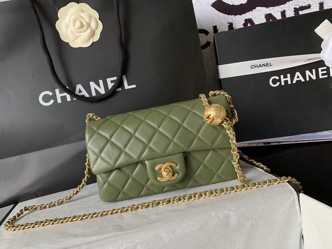 Chanel 25 Pearl Crush Square Flap Bag 20cm Dark Green Lambskin