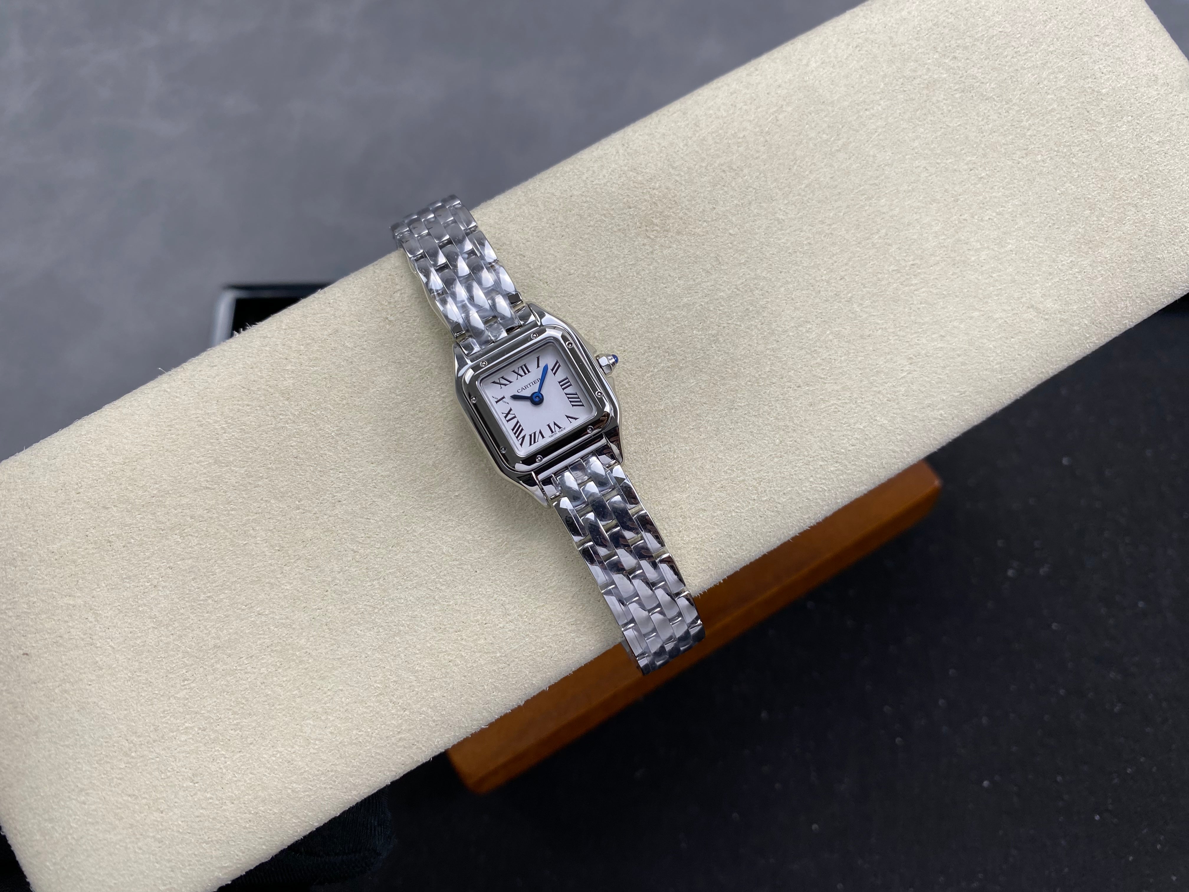 Cartier Panthère De Cartier Mini Watch