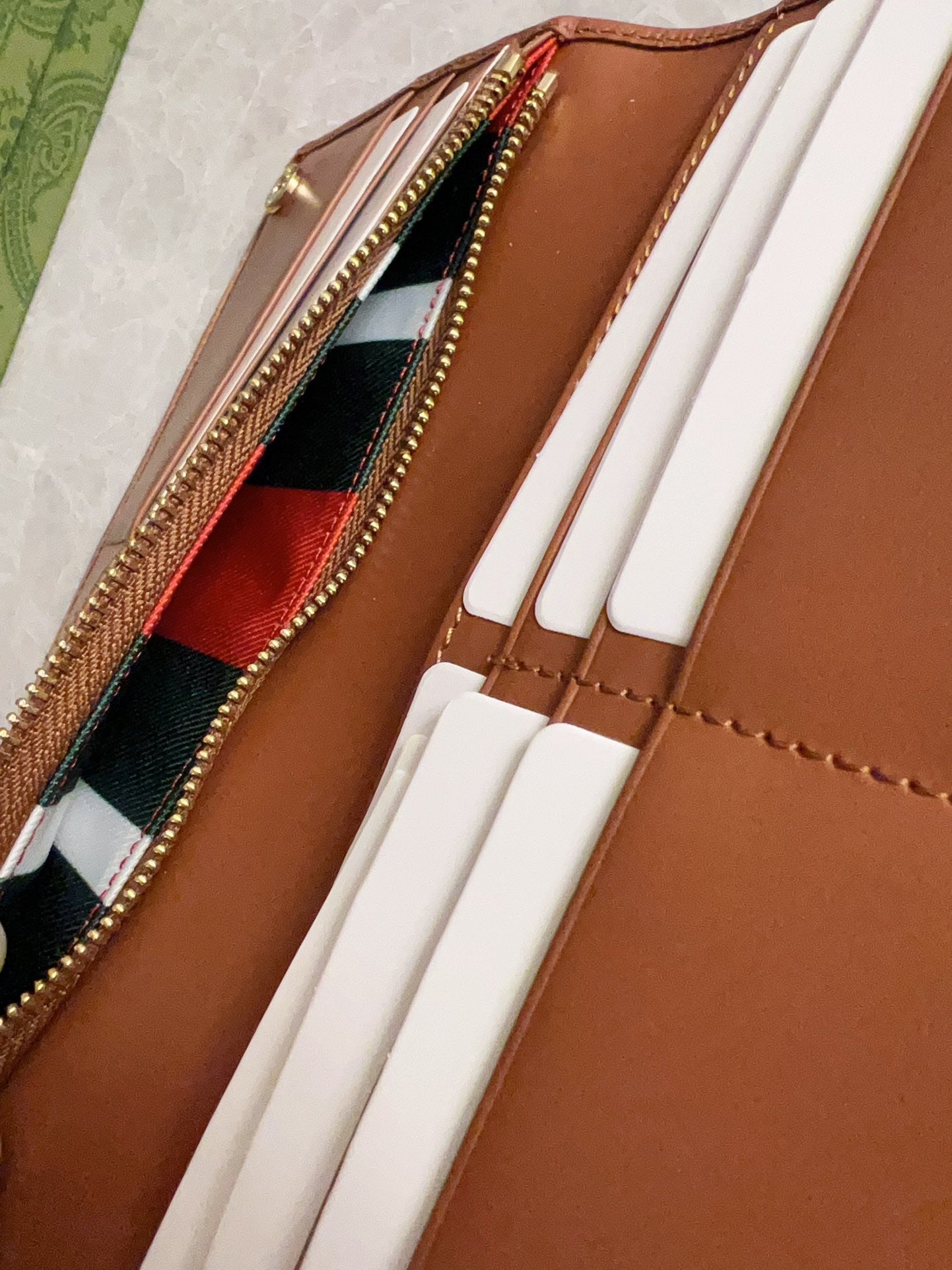 Gucci 2026 Emblem 19cm Brown Ebony Leather Canvas