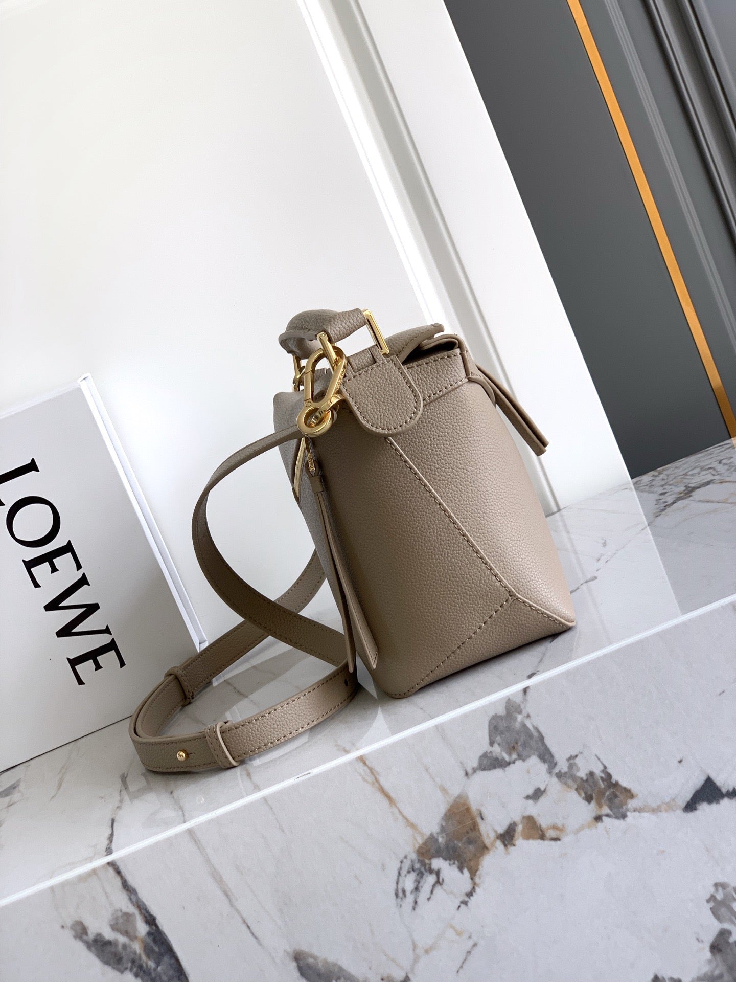 Loewe 2026 Puzzle Bag 24 Beige Grained Calfskin
