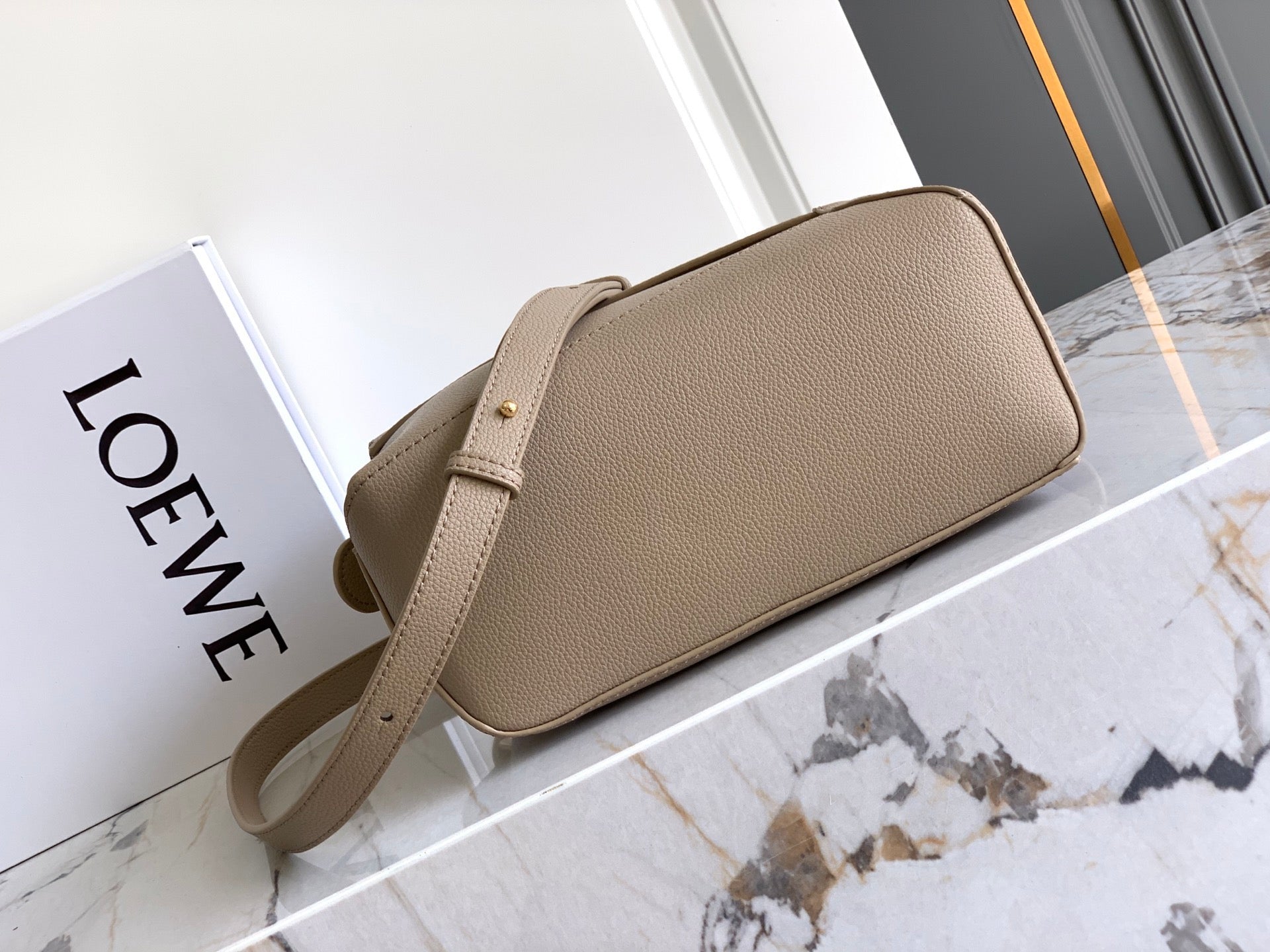 Loewe 2026 Puzzle Bag 24 Beige Grained Calfskin