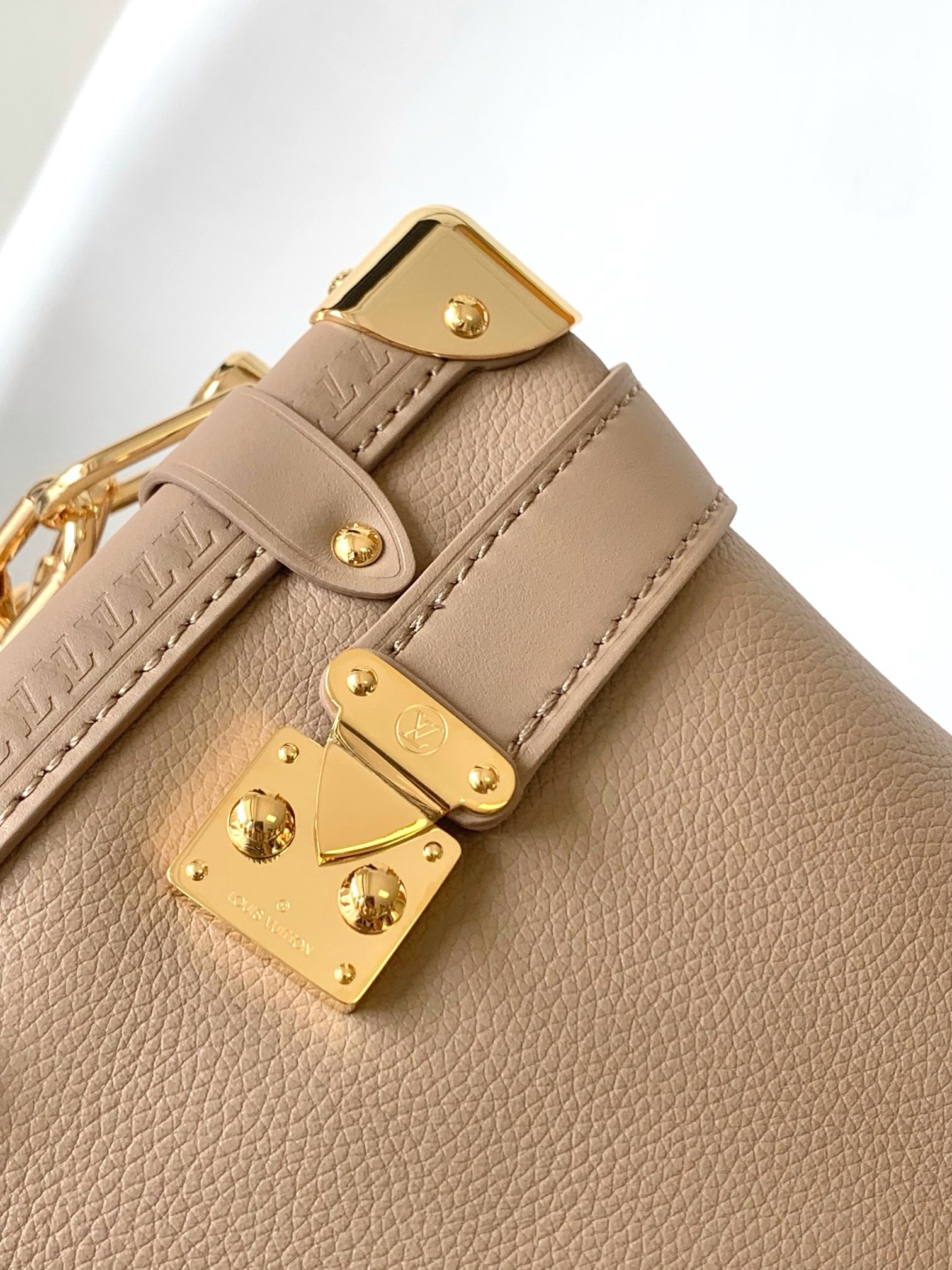 Louis Vuitton Side Trunk Handbag 21cm Taupe Grained Leather