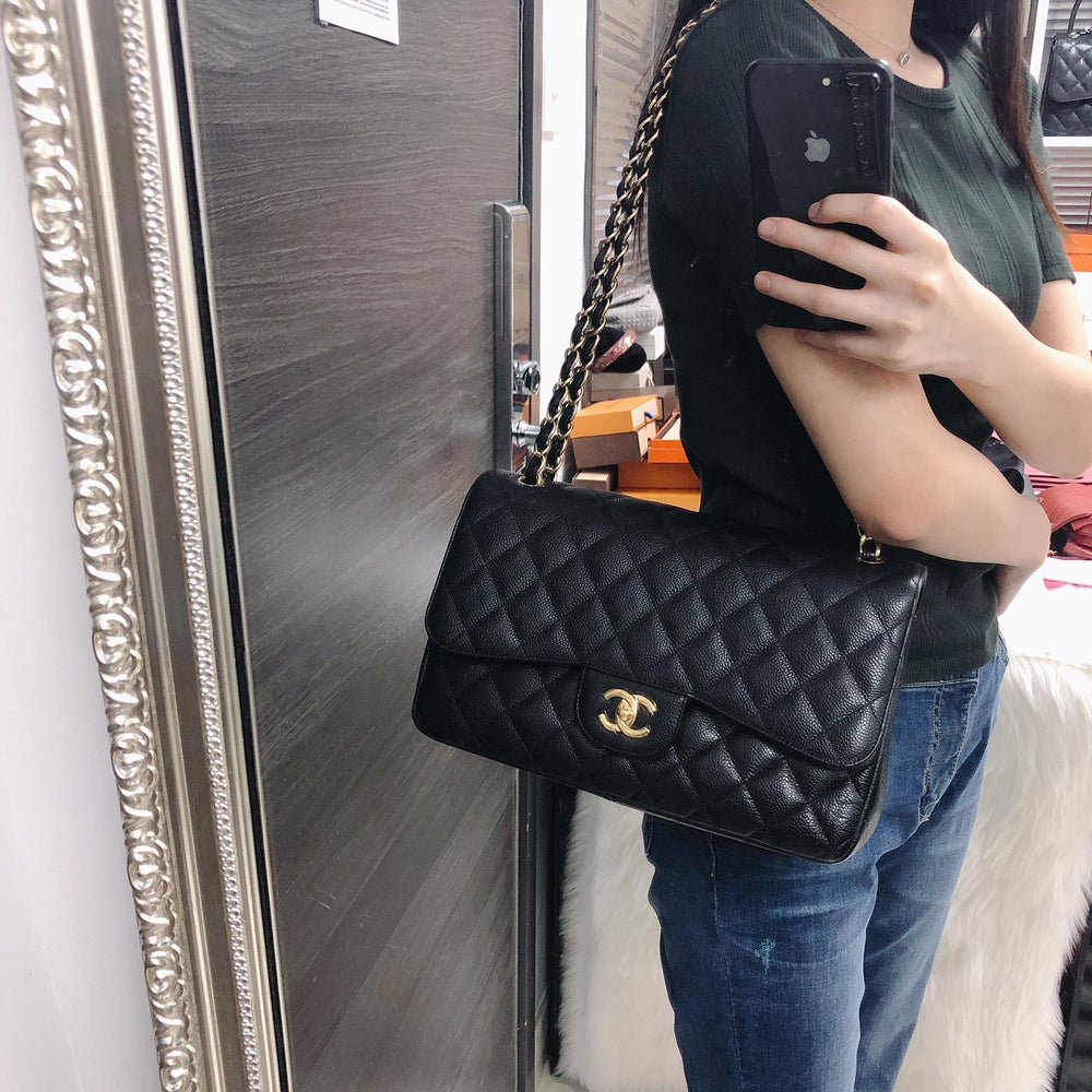 MEDIUM FLAP BAG 25CM BLACK CAVIAR HARDWARE