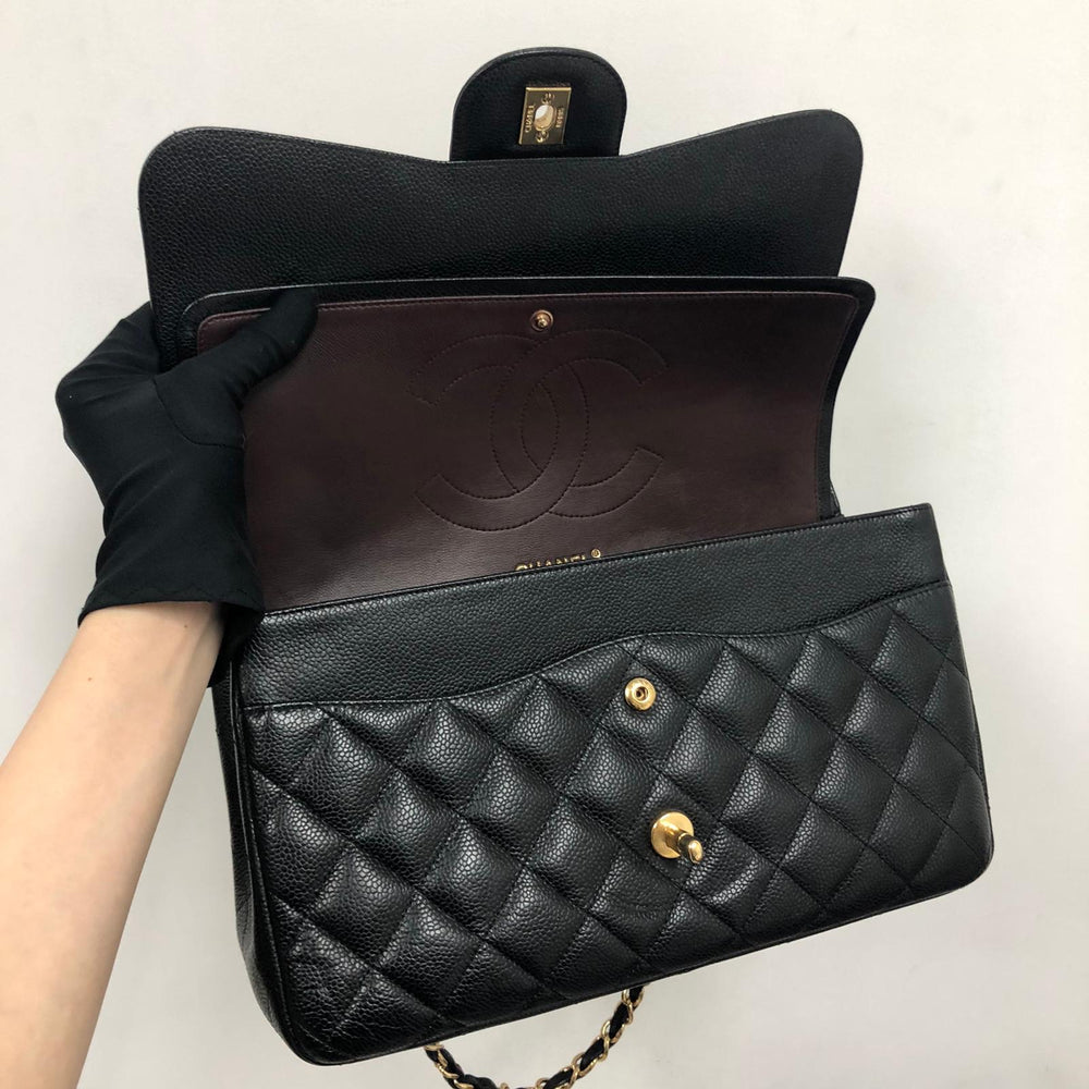 MEDIUM FLAP BAG 25CM BLACK CAVIAR HARDWARE