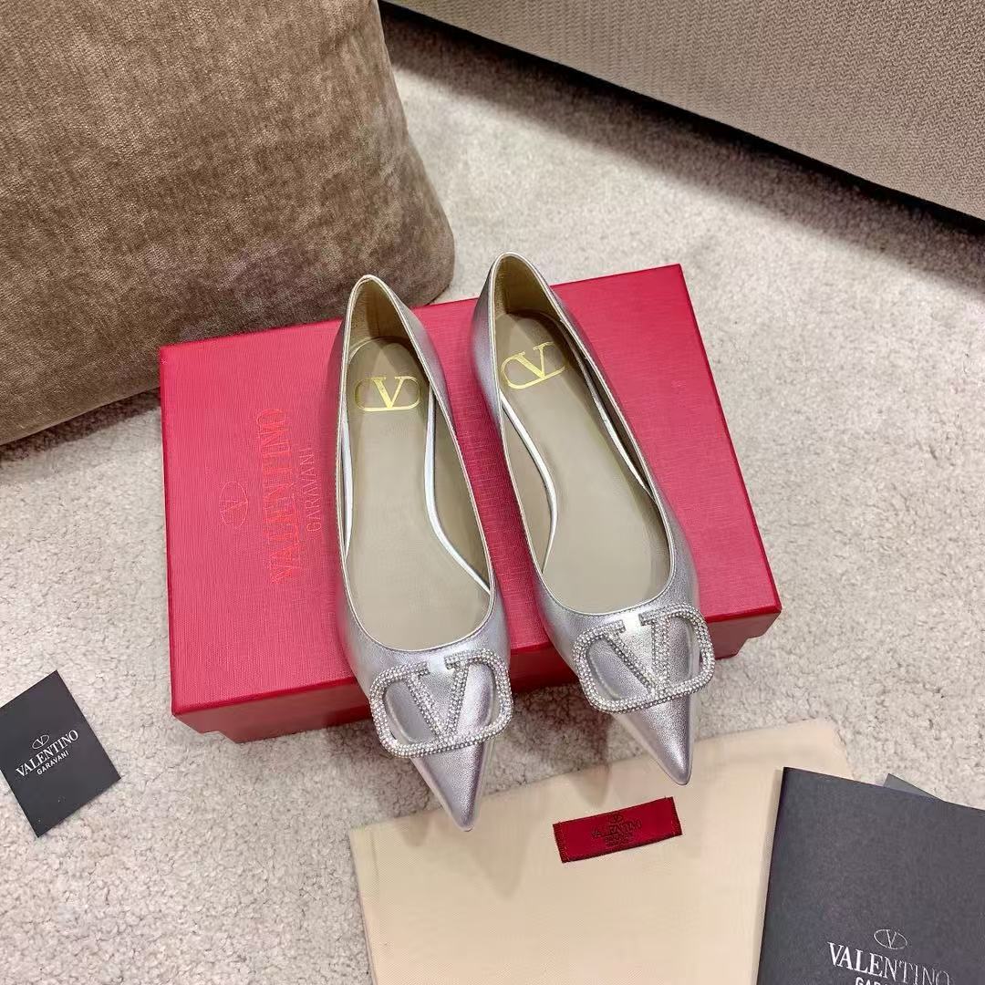 Valentino 2026 Garavani VLogo Pump Calfskin