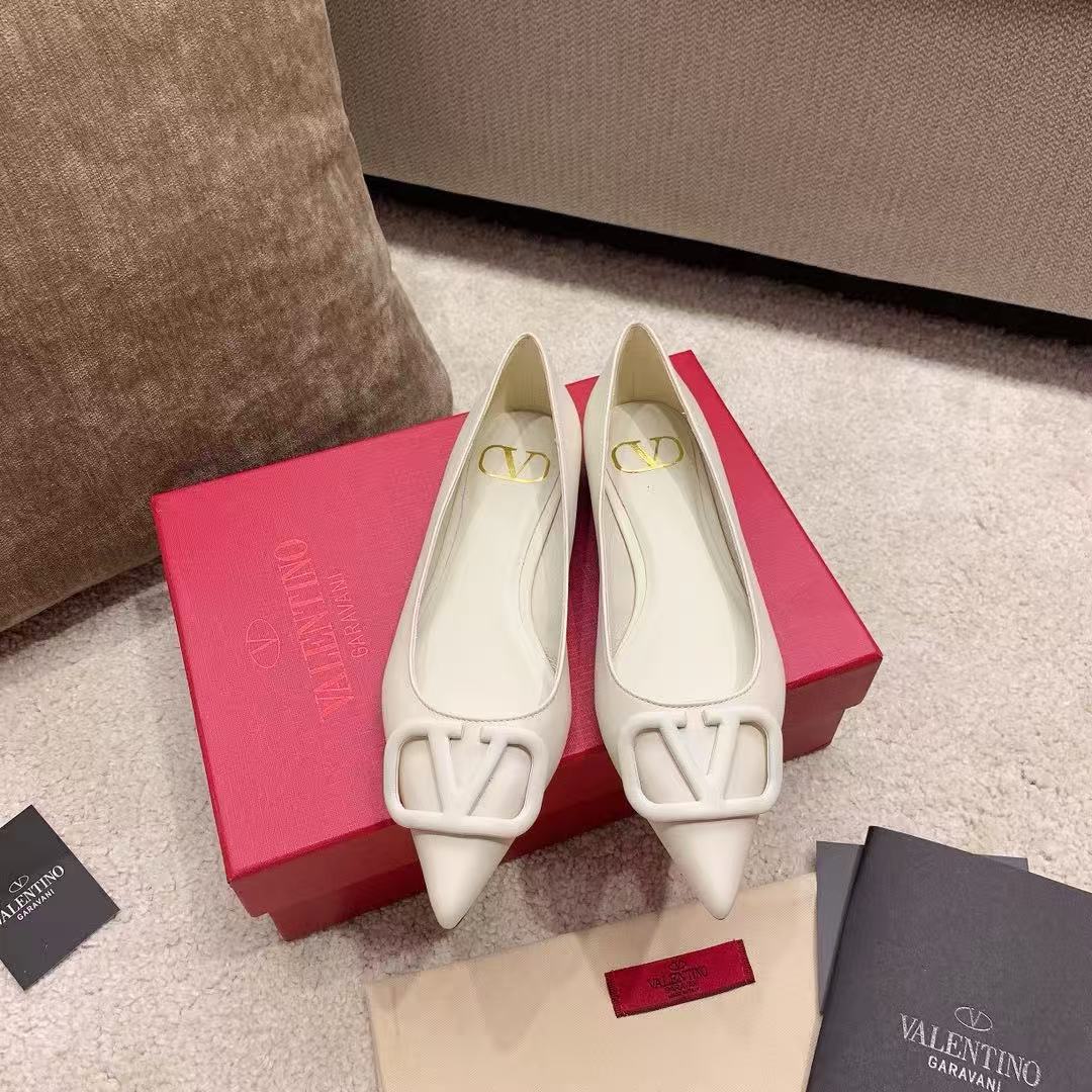 Valentino 2026 Garavani VLogo Pump Calfskin