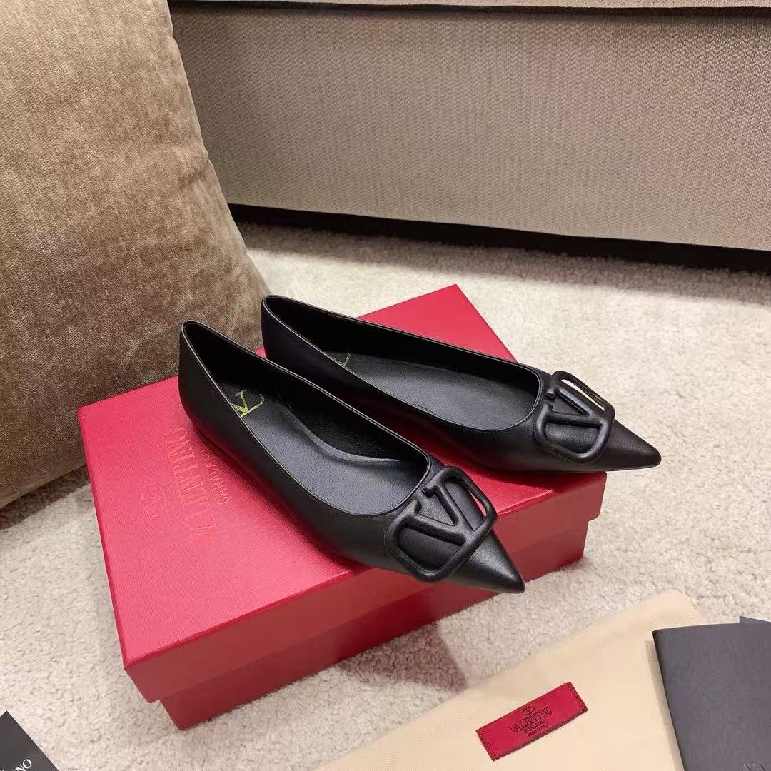 Valentino 2026 Garavani VLogo Pump Calfskin
