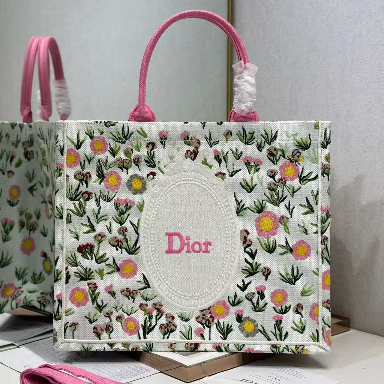 Dior 2026 Book Tote Bag 42cm Multi-colored Daisy Garden Embroidery Canvas