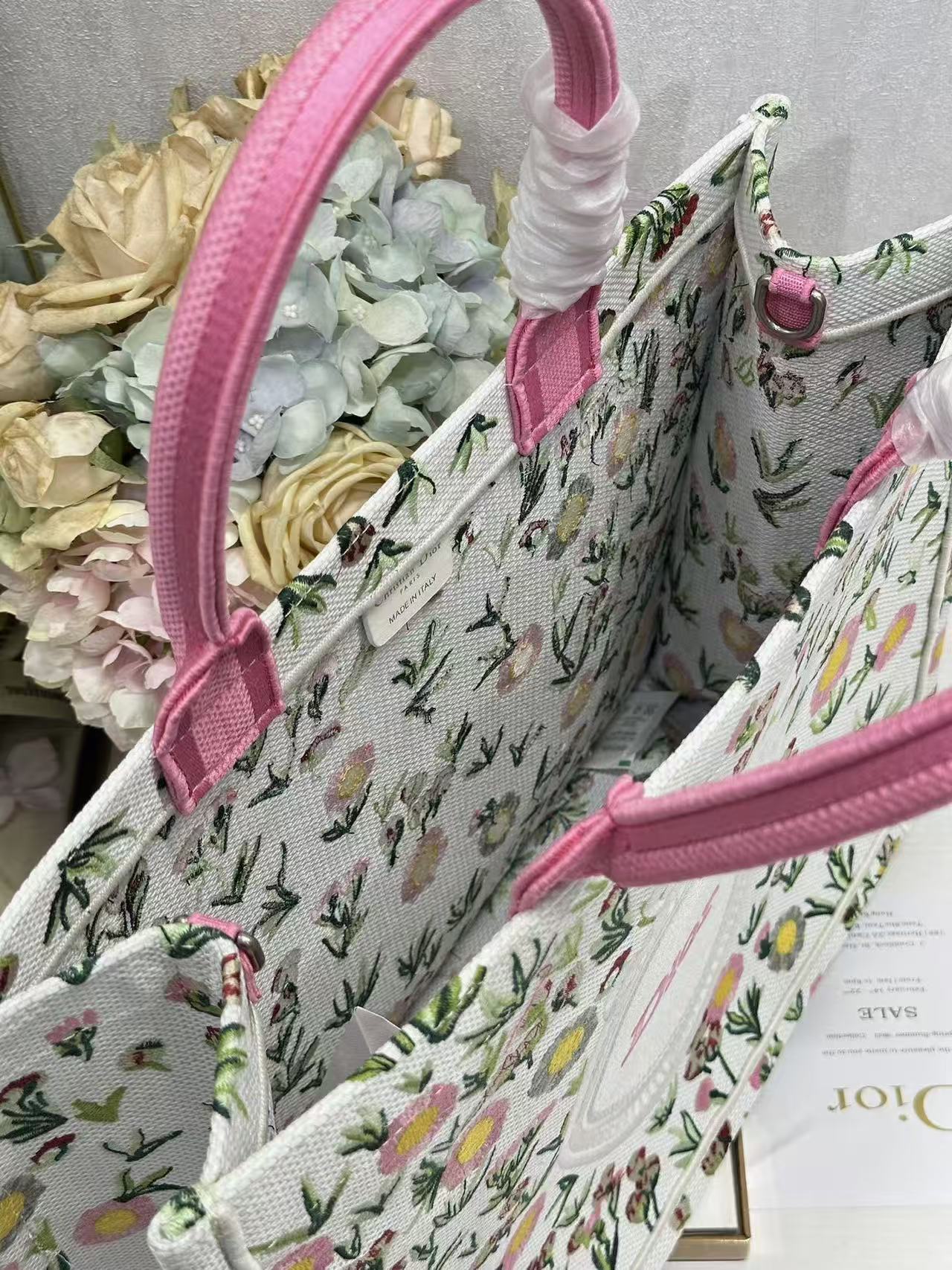 Dior 2026 Book Tote Bag 42cm Multi-colored Daisy Garden Embroidery Canvas
