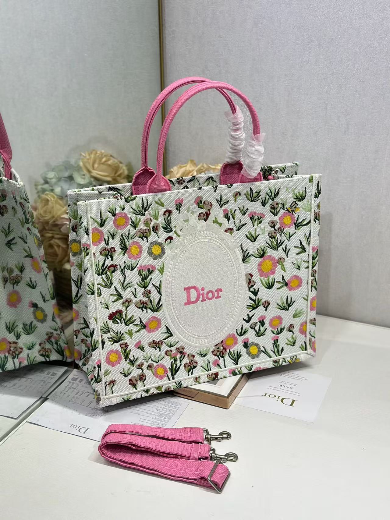 Dior 2026 Book Tote Bag 42cm Multi-colored Daisy Garden Embroidery Canvas