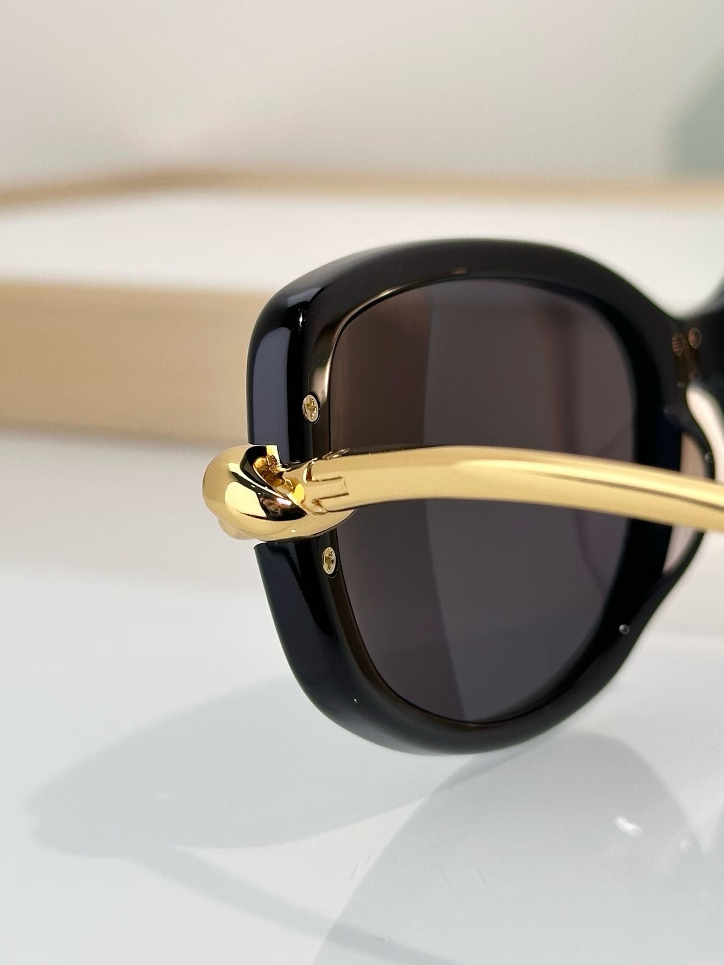 Bottega Veneta 2026 Black Knot Rectangular Sunglasses