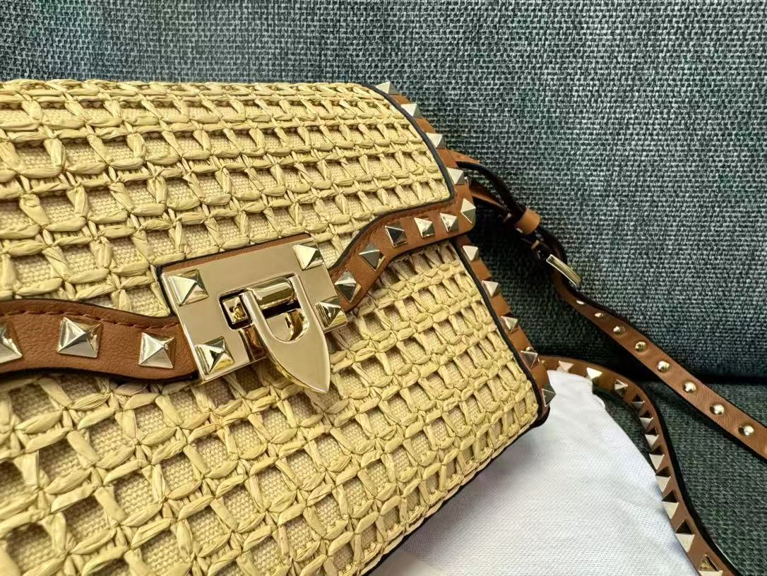 Valentino 2026 Garavani Rockstud Bag 22.5cm Beige Brown Raffia Leather
