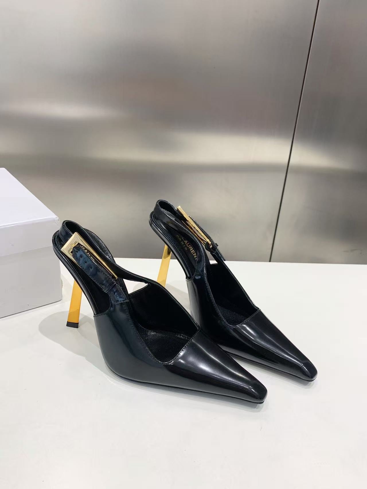 Saint Laurent 2026 Lee High-heeled Slingback Leather
