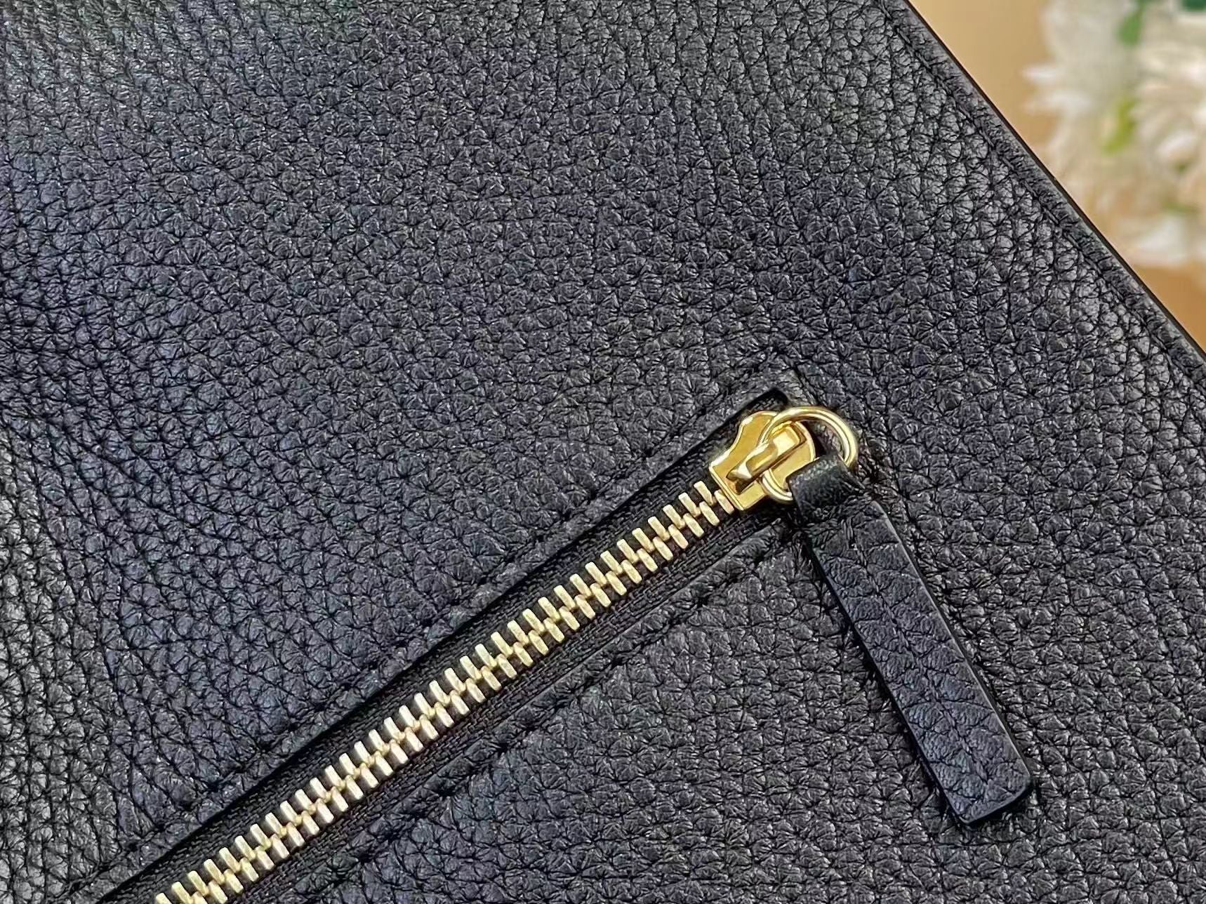 Chanel 2026 Maxi Flap Bag 38.5cm Black Grained Calfskin With Gold Hardware