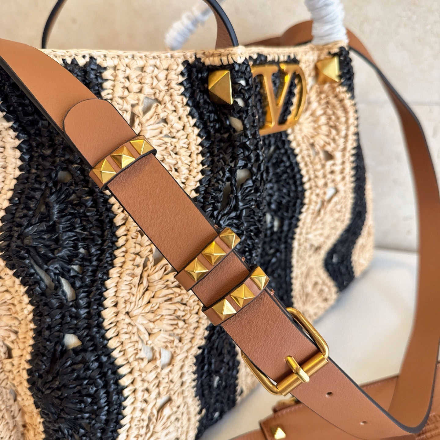 Valentino 2026 Garavani Shopping Bag Beige Black Raffia Leather