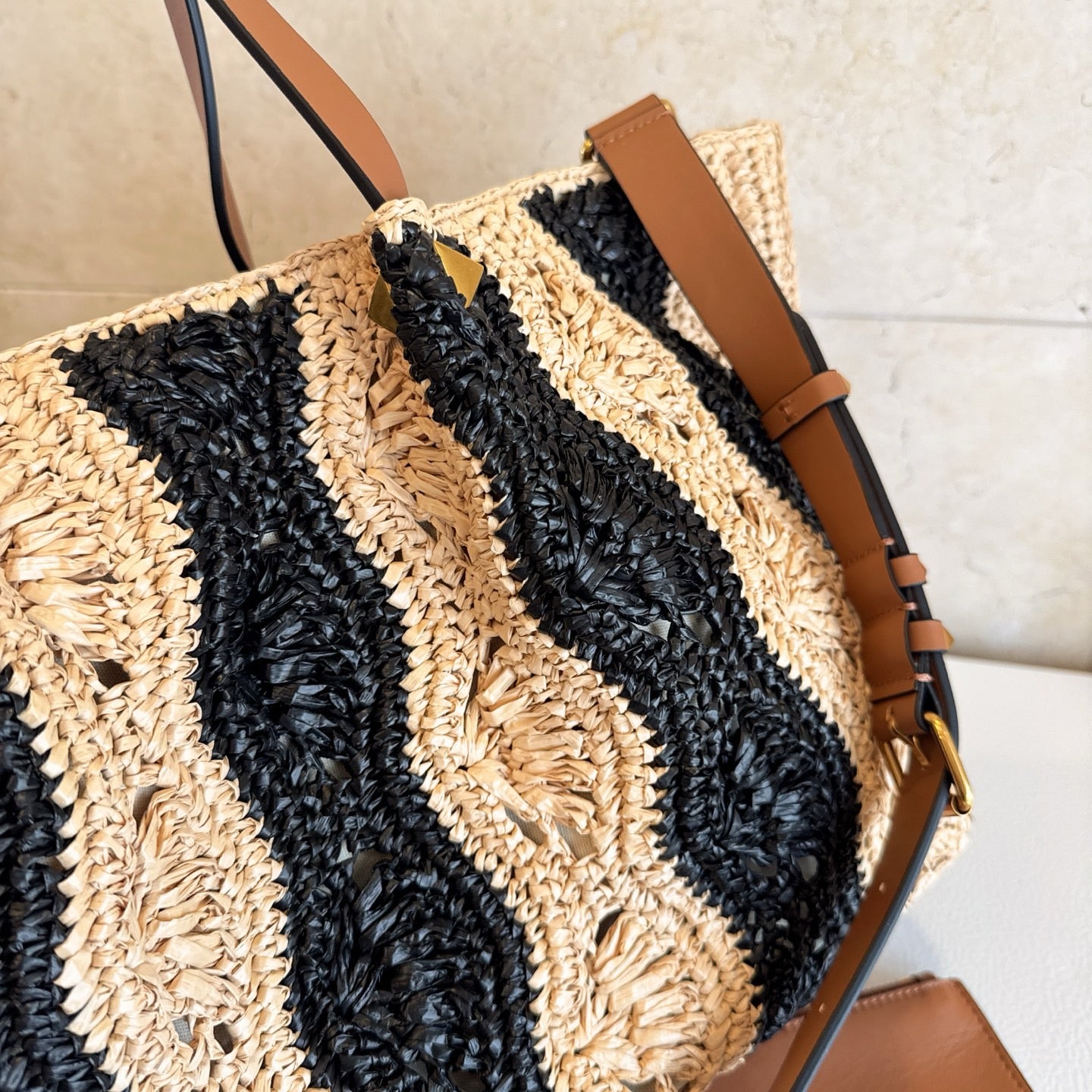 Valentino 2026 Garavani Shopping Bag Beige Black Raffia Leather