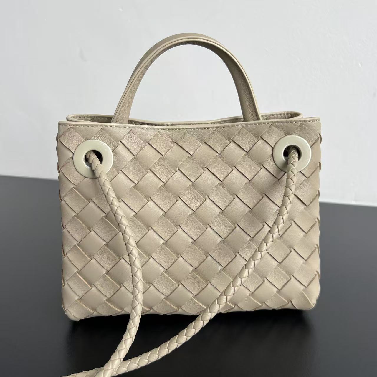 Bottega Veneta 2026 Andiamo Bag 20cm Light Beige Intrecciato Leather