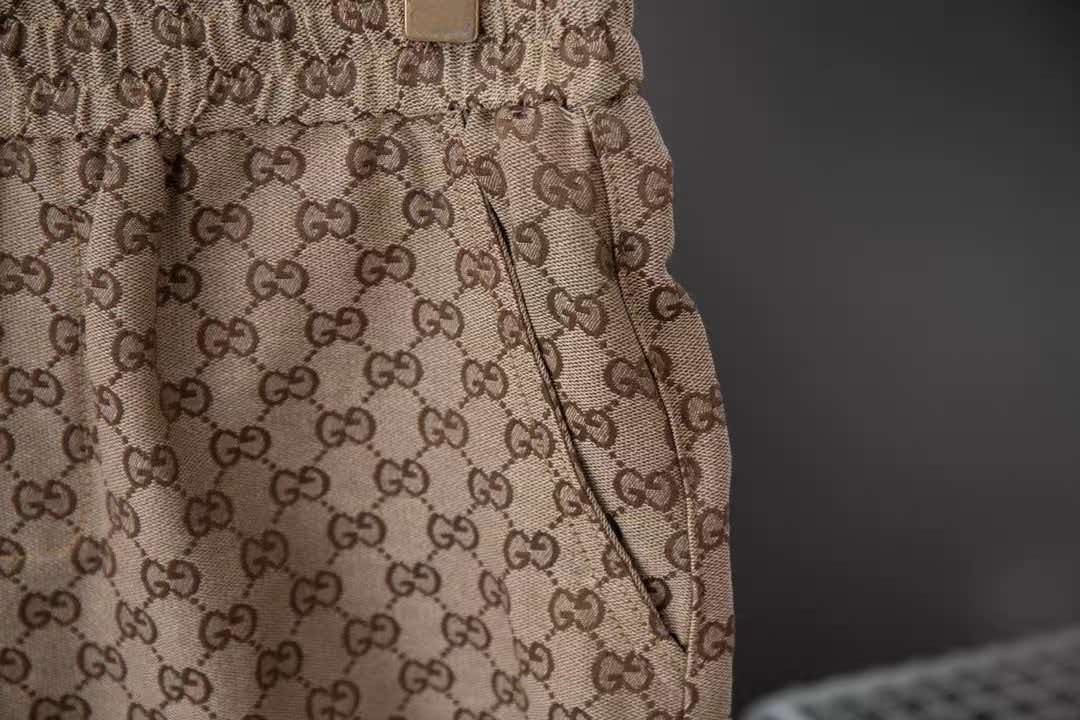 Gucci 2026 GG Supreme Short Beige mix Brown Canvas