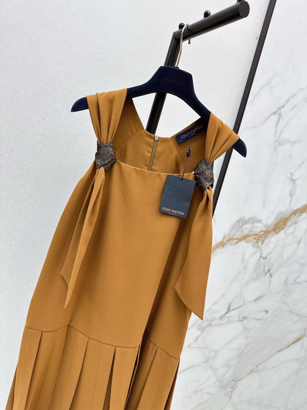 LV 2026 Monogram Knot Pleat Hem Dress Tan Polyester