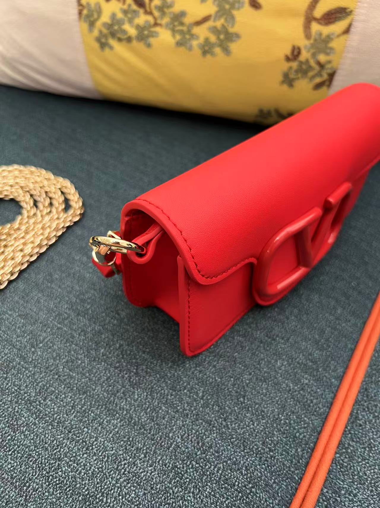 Valentino 2026 Garavani Loco Bag 20cm Red Leather