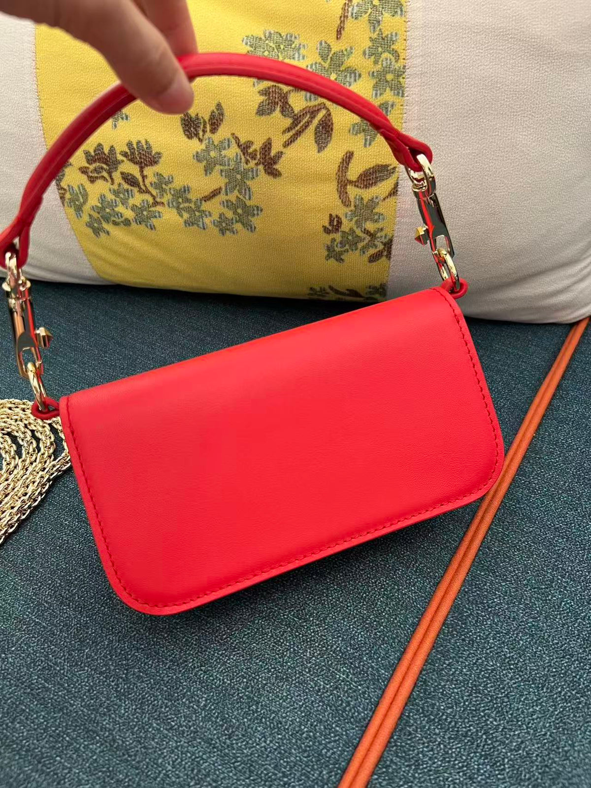 Valentino 2026 Garavani Loco Bag 20cm Red Leather