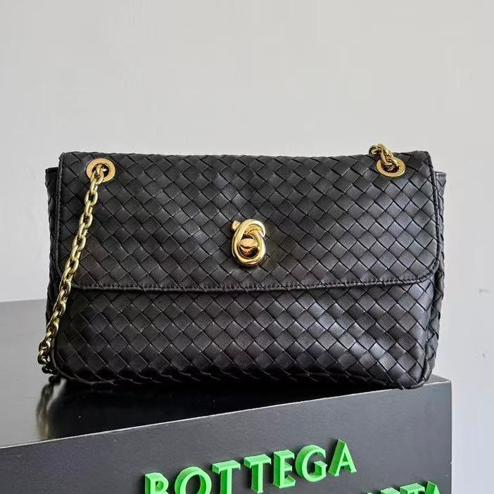 Bottega Veneta 2026 Madison Intrecciato Bag 27cm Black Leather