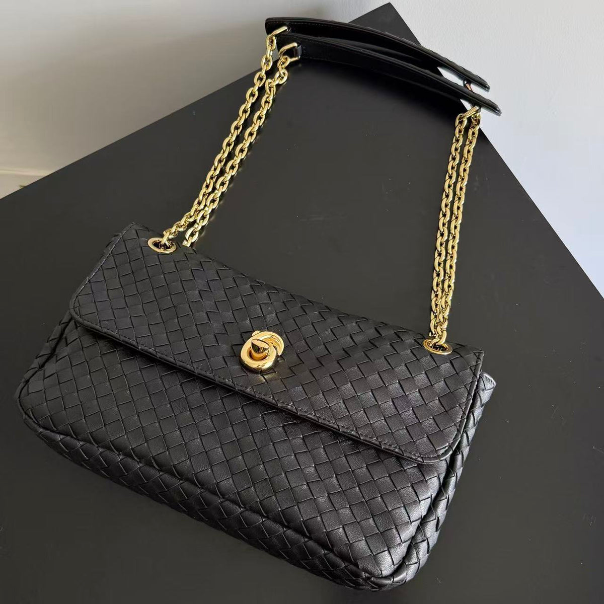 Bottega Veneta 2026 Madison Intrecciato Bag 27cm Black Leather
