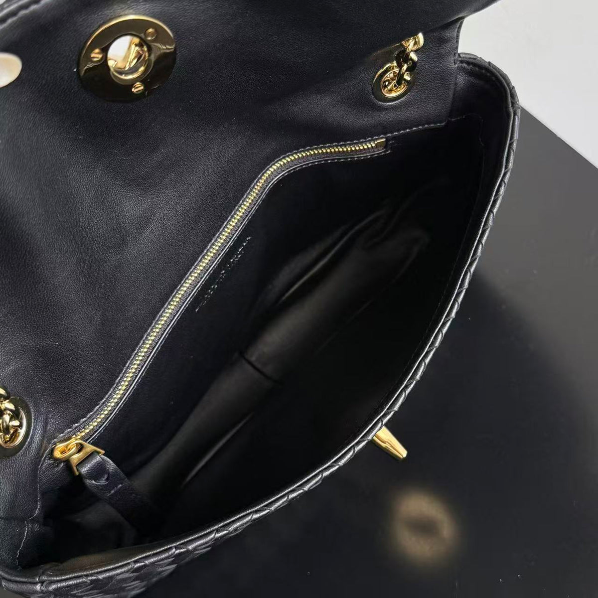 Bottega Veneta 2026 Madison Intrecciato Bag 27cm Black Leather
