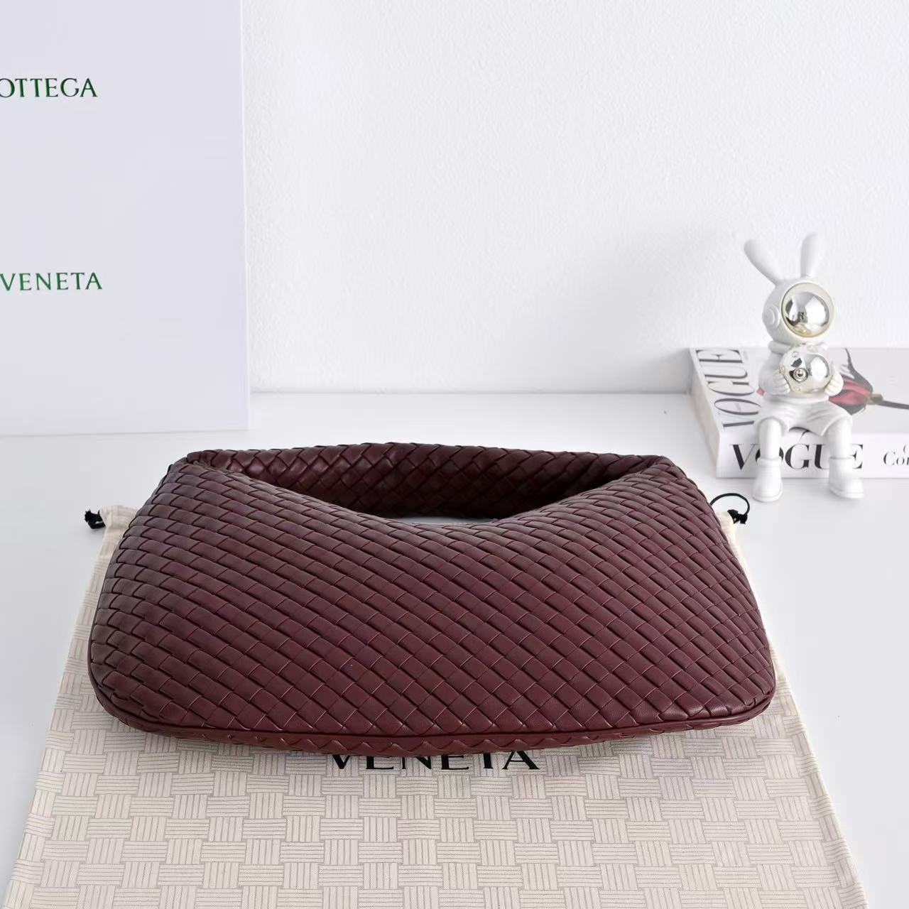 BV 2026 Veneta Bag 44cm Burgundy Lambskin