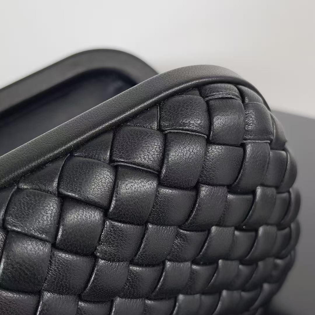 Bottega Veneta 2026 Knot Clutch 20cm Black Lambskin